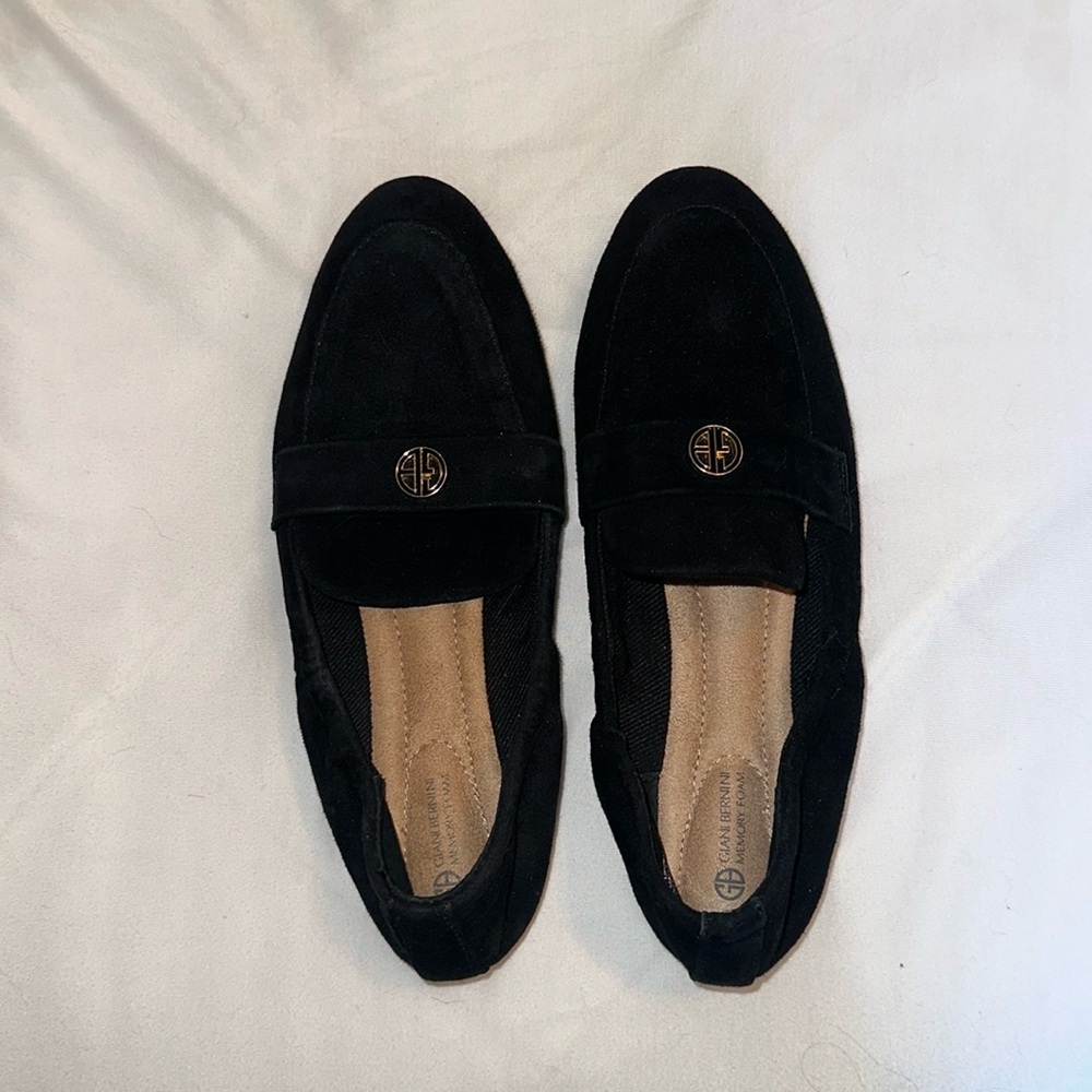 Giani Bernini suede flats / loafers (memory foam)